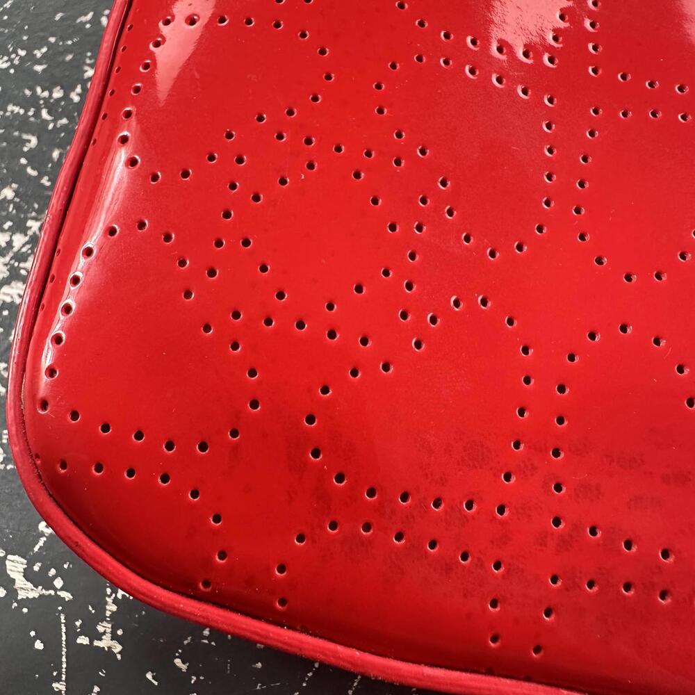 Kate Spade Darby Metro Slim Swing Crossbody Bag Perforated Heart EUC Clean Nice - Picture 4 of 12